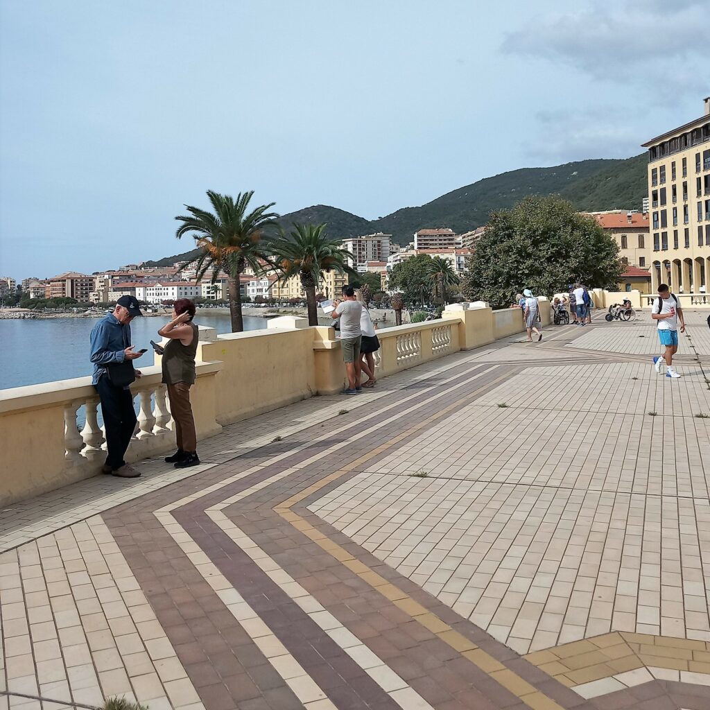 PIAZZA DE GAULLE E MONUMENTO A NAPOLEONE ajaccio